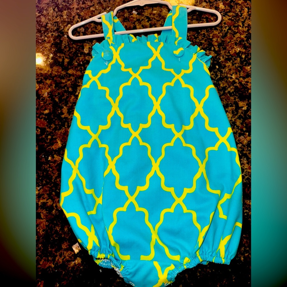 Teal and lime green bubble - perfect for Summer 24m